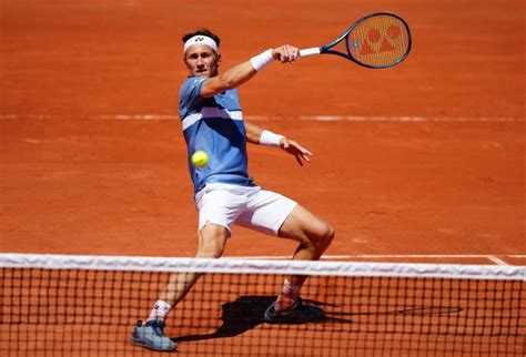 Roland garros es un lugar que trae especialmente buenos recuerdos a garín, que se impuso allí en esta ocasión, garín enfrentará al estadounidense reilly opelka (58°), que lo venció en el único duelo. Rud preokrenuo protiv Pera, Opelka lako - Vesti - Roland ...