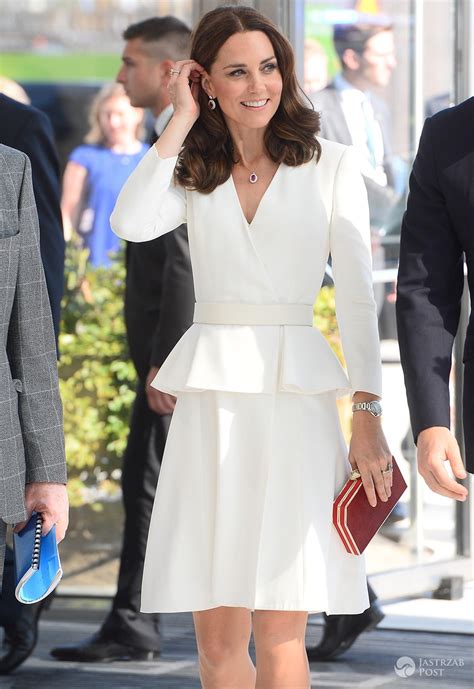 Książę william i księżna kate byli zdziwieni wiadomością od meghan markle. Księżna Kate w Polsce w białej sukience z wyprzedaży. Jaka ...