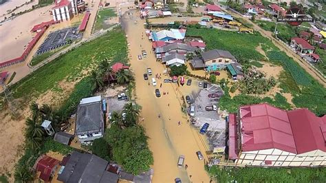 Mb kelantan melawat bandar tanah merah | 30 dis 2014. banjir di kelantan 2014 - YouTube