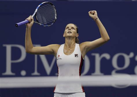 Garbiñe muguruza extends streak, pegula scores third pliskova upset. Pliskova tumbó a Serena y jugará su primera final de Grand ...