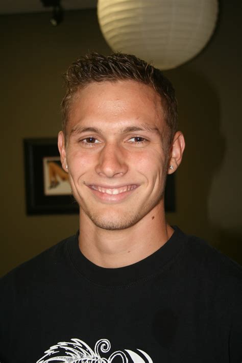 Two hot straight hunks jerking it together for cash. StraightCollegeMen.com - Roe's Audition Preview - Real ...
