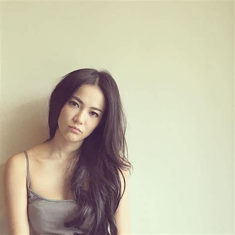 ซี่ วนิดา หรือหลายคนอาจจะคุ้นกันในชื่อ กิ๊บซี่ เกิร์ลลี่เบอร์รี่. กิ๊บซี่ ในชุดนักเรียน ดูสิยังได้อยู่นะ