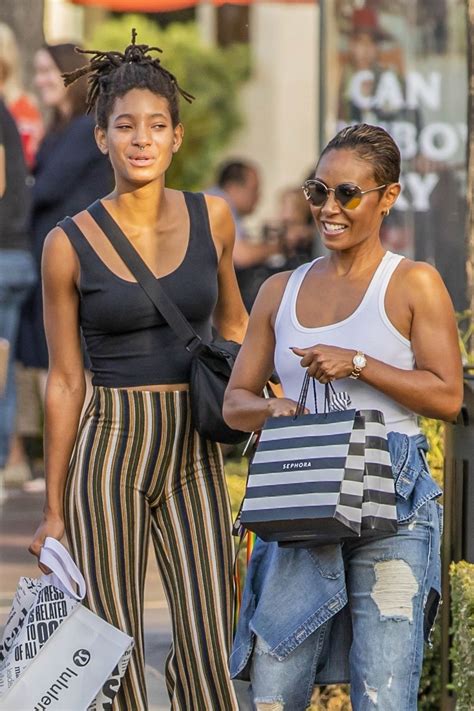 Old navy offers a full collection of baby girls clothing so you can dress her up from head to toe. Willow Smith Shopping with her mom Jada Pinkett in ...