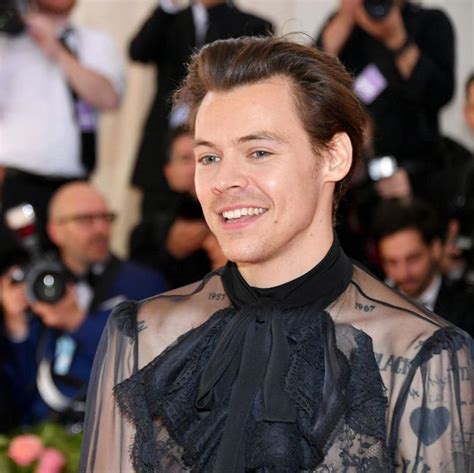 More images for harry lewis ex girlfriend » Harry Styles Reveals His Ex-Girlfriend's Voice Features On ...