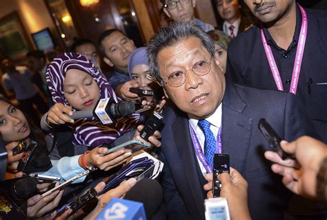 Born 17 september 1955) is a malaysian politician. ZAKRI ALI: Tukar parti tidak gugur kedudukan sebagai ahli ...