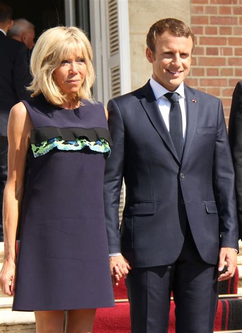 Brigitte macron is the wife of emmanuel macron, the current president of the french republic. Brigitte Macron założyła mini i odsłoniła ramiona, a tam ...