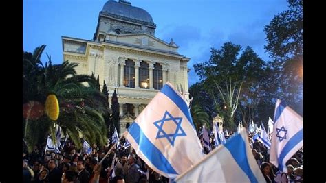 Nella capitale, roma, sono presenti le ambasciate di più di 200 paesi: Roma, teste di maiale in ambasciata Israele. Letta: Mai ...