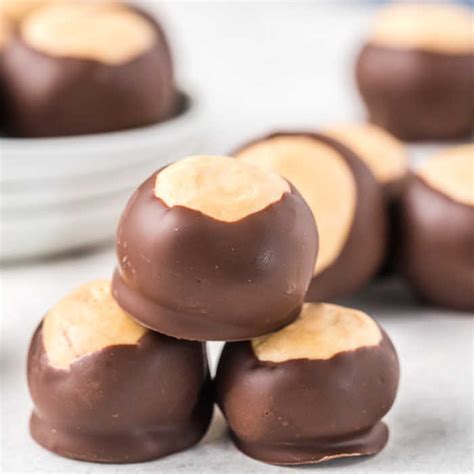 The term buckeye balls is code for delicious chocolate, peanut butter candy goodies. Buck Eye Truffle : No Churn Buckeye Ice Cream Queenslee ...