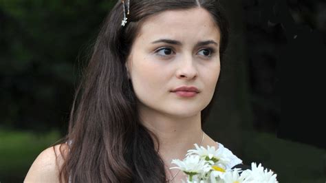V divadle je to jednodušší, protože hru zkoušíme třeba dva měsíce a pak ji hrajeme i několik let. Naked Eva Josefikova (21 photo) Selfie, twitter