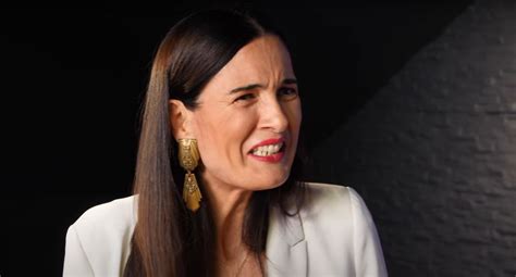 De multe ori ne întrebăm care este venitul unui europarlamentar, de unde vin banii lui și pe ce anume îi cheltuie. Clotilde Armand | Lumea Banilor