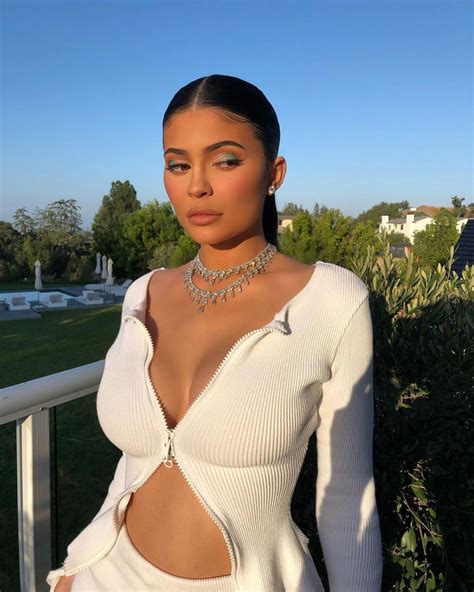 Sofia richie, jennifer lopez, kylie jenner and more stars are rocking these looks including the grandpa sweater! Kylie Jenner - Social Media 07/04/2019