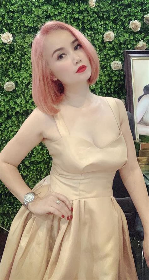 Tôi không níu kéo tuổi xuân, cũng không cố đẹp lên chỉ để câu trai, tuyển 'phi công' gì cả. Nữ diễn viên 4 đời chồng Hoàng Yến "hack tuổi" với vẻ ...