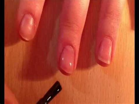 Quando si tratta di come mettere lo smalto semipermanente è importante concentrarsi sulla polimerizzazione. come mettere lo smalto gel / semipermanente (colorato ...