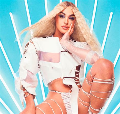 Pocah — track 1 02:27. Pabllo Vittar lança novo álbum e presenteia fãs com clipe ...