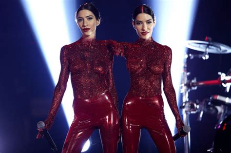 'the most iconic thing ever': Veronicas go topless for Aria Music Awards in body paint ...