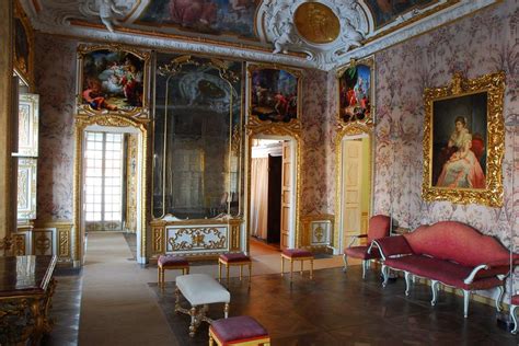 La villa della regina è una villa seicentesca situata sulla collina di torino. Villa della Regina, Turin