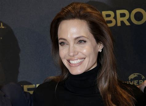 Переглядів 1,1 млн2 місяці тому. Angelina Jolie undergoes further preventative surgery ...