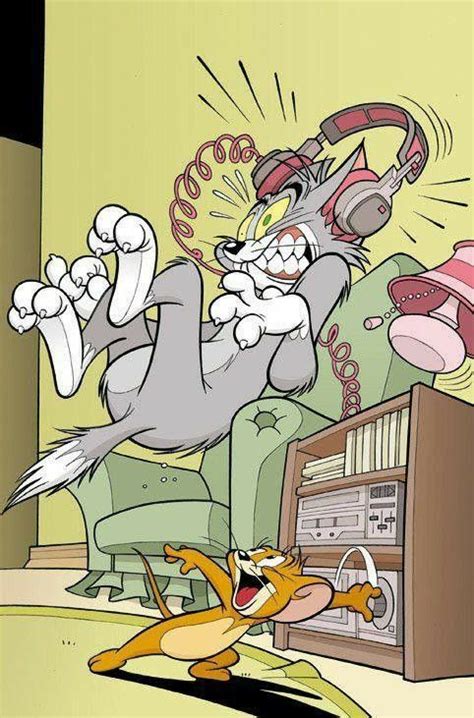 Tom is a cat who is forever on the tail of his cheeky little housemate, jerry the mouse. Pin by Miro Parol on TOM and JERRY in 2020 | Tom and jerry ...
