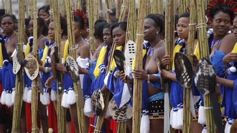 Swaziland's king has decided to change the country's name to eswatini, but what does this entail? Meisjes voor de koning van Swaziland verongelukt | NOS