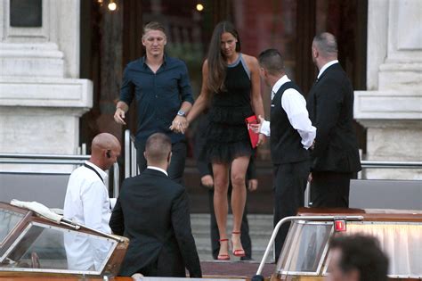 Mit ana ivanovic wird er zum neuen traum ehepaar des bastian schweinsteiger und ana ivanovi gaben sich auch in einer kirchlichen hochzeit das ja wort. Bastian Schweinsteiger und Ana Ivanovic: Die schönsten ...