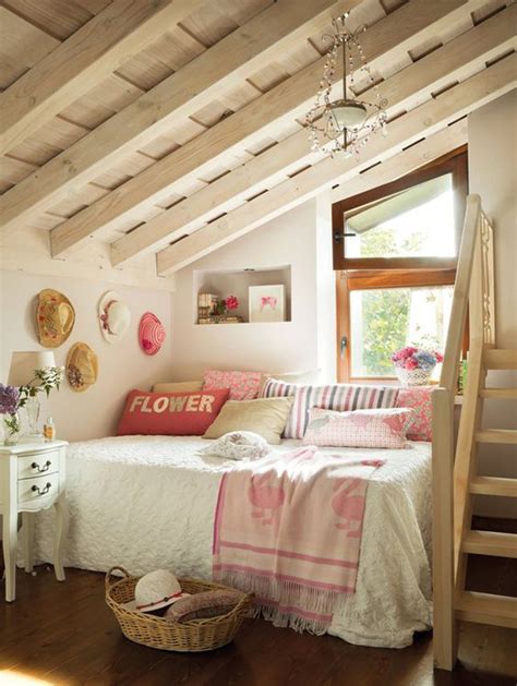 Tie it up with a piece of burlap for extra rustic appeal. 15 Cozy Vintage Themed Bedroom For Girls | HomeMydesign