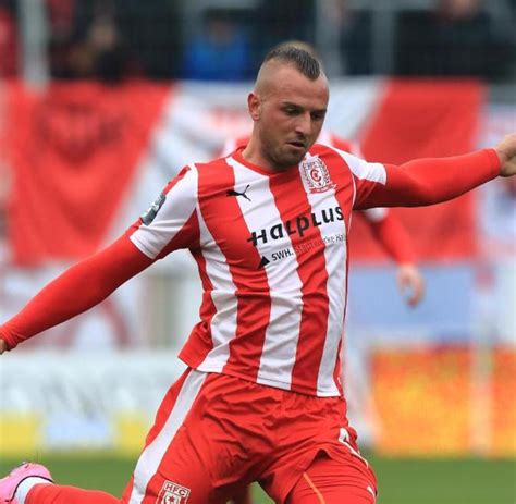 Ansonsten laden wir dich gerne ein dich in unserem forum zu registrieren und mit anderen auszutauschen. Toni Lindenhahn bleibt beim Halleschen FC - WELT