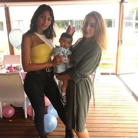 Mama de ❤️thiago mateo y ciro❤️ no tengo twitter. Georgina Rodríguez e Antonella Roccuzzo reacendem ...