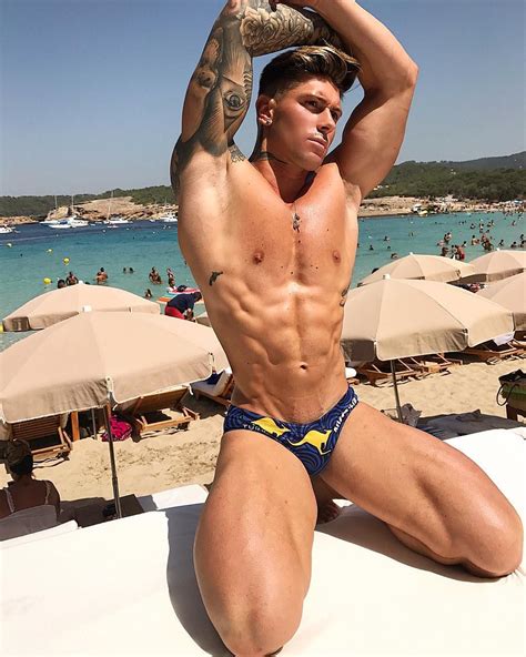 Since we don't collect that information, search ads on duckduckgo are based on the search. Jorge Darek | Hombres guapos, Hombres atractivos