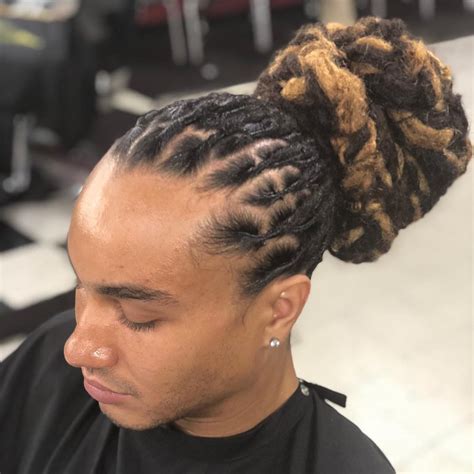 Short dreadlocks or baby locs as they are popularly referred to, are a variety of gorgeously beautiful dreadlocks. Dreadlocks Styles For Ladies In Kenya / Dreadlocks A ...