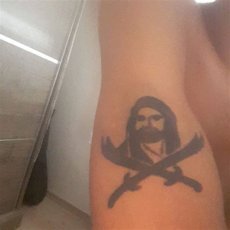 Flash tattoo ile evde geçici dövme yapma en kolay dövme yöntemlerinden biri de flash tattoo. Özel Bölgeye Dövme Yapımı : Dovme Yaptirmayi Dusunenler ...
