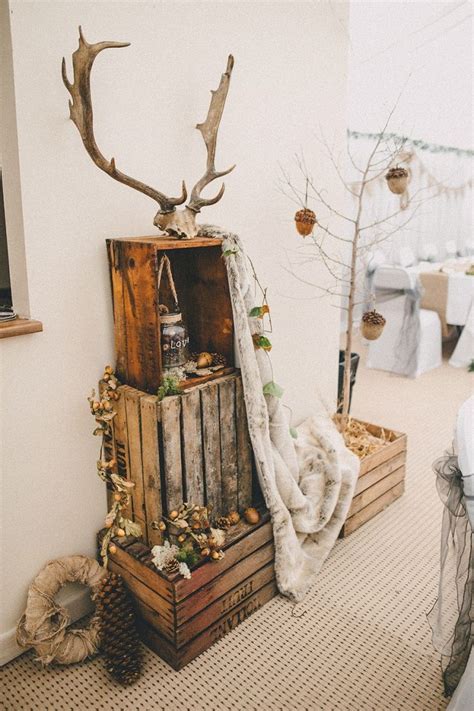 A perfect cake for a perfect day! Woodland Glamour Inspired Autumn Wedding | Rustic woodland ...