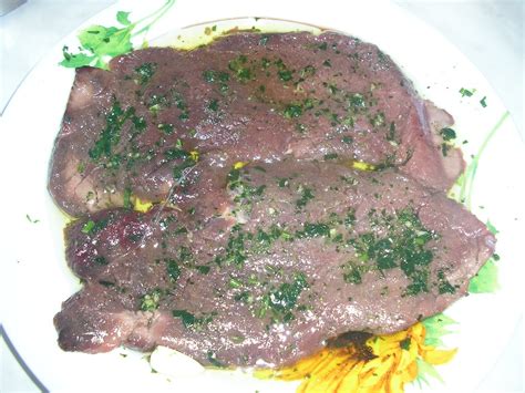 La carne di cavallo è la carne ottenuta dalla macellazione del cavallo. CUCINARECONALINA: FETTINE DI CAVALLO AL PREZZEMOLO