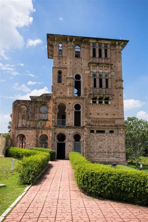 With the fortune he made, he married his then scottish sweetheart. Kellie's Castle In Batu Gajah, Ipoh | Batu gajah, Castle ...