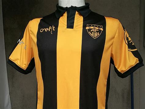 All about football club fernandez vial: Así es la nueva camiseta de Fernández Vial para el 2017 ...