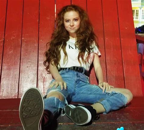 Beautiful red haired teenager francesca capaldi. Pin on FRANCESCA CAPALDI... Teen Beauty