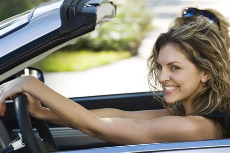 Nous n'aurions pas du diffuser ces images mais nous y sommes obligés, pour interpeller les autorités congolaises. Suisse : elle prend le volant nue