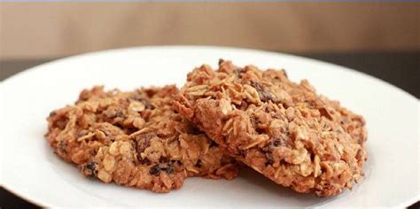 In a mixing bowl whisk together flour, cinnamon, baking soda, baking powder and salt, set aside. Homemade oatmeal cookies