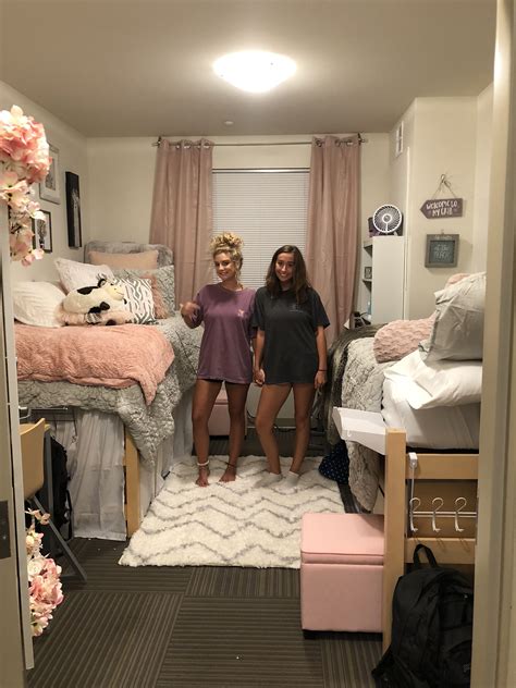 You're being thrust into a new environment without the. Pin by gabbie on dorm rooom | Girls dorm room, College ...