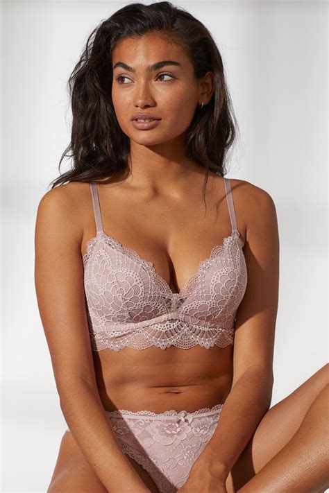 Post any and all material directly related to kelly gale. Picture of Kelly Gale