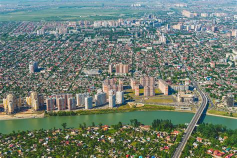 Sammenligne leiebiler i krasnodar og finn de laveste prisene fra alle de største leiebilfirmaene. Krasnodar-Stadt, Russland stockbild. Bild von russland ...