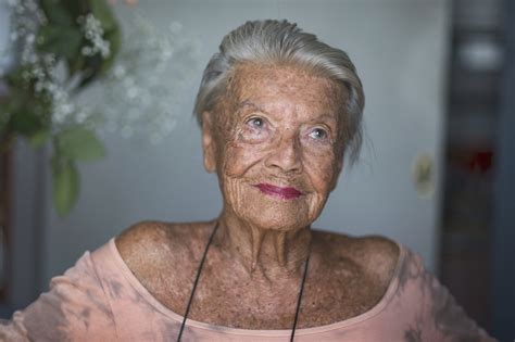 Zdenka procházková (94) odjela do vídně, aby natočila svůj poslední díl seriálu familie putz. GALERIE: Procházková už netrpí: Konečně změna k lepšímu ...