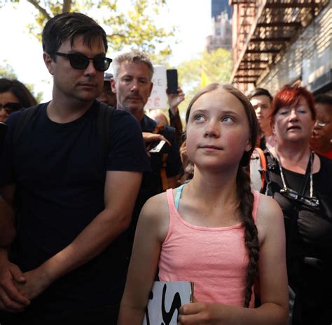 We did not find results for: In New York schweigt oder flüstert Greta Thunberg nur