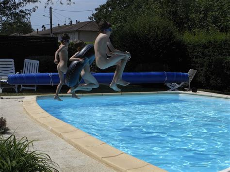 Chez Besse | Boys 'skinny dipping' in the pool - Vergt | SEBloggy2011 ...