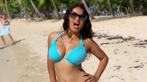 Maybe you would like to learn more about one of these? 53. Geburtstag: Salma Hayek noch immer megaheiß im Bikini ...