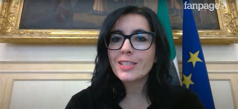 Nella provincia natale è stata attiva nelle battaglie del movimento 5 stelle fin dalla nascita del movimento stesso. Dadone: Pubblica amministrazione guardi al privato ...