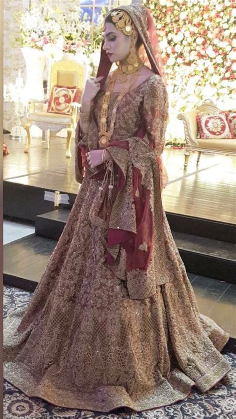 All famous designers top trendy outfits are listed. For queries/orders email at clothing.dahlia@gmail.com or ...
