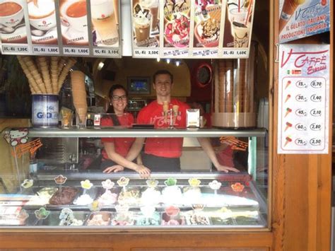Hotel lipovka s restaurací se nachází 13 km severně od plzně směrem na karlovy vary v upravené zahradě uprostřed klidného lesa. "Chodsky kolac" as ICE CREAM !!!! Wow :) LOL - Picture of ...