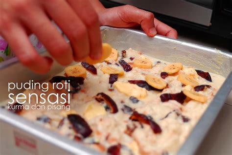 Sementara puding roti masak, kita buat sos kastad pula. - cik3zza -: Resepi Puding Roti Sensasi Kurma & Pisang