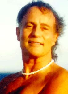 Zusätzlich zu dem bild regnet es konfetti und verschiedene. A Gay Liberation Giant Remembered - Gay City News