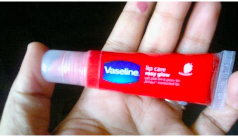 Rosy lips, original, crème brûlée & cocoa butter. Vaseline Lip Care Rosy Glow- Strawberry Frost review